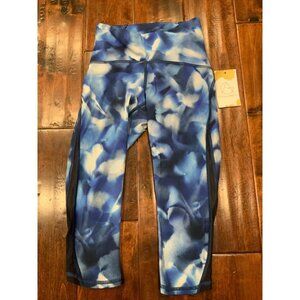 Lululemon Blue & White Watercolor Patterned Athletic Capris, Size 2 (US)